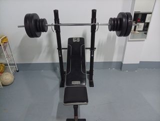 Banco de pesas y soportes para gimnasio