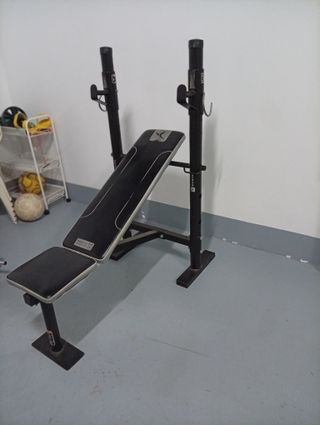 Banco de pesas y soportes para gimnasio