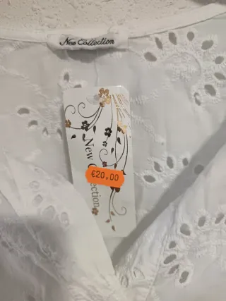 Blusa blanca bordada talla L