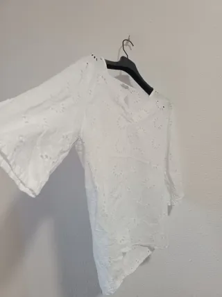 Blusa blanca bordada talla L
