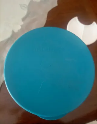 Contenitore Tupperware ermetico con scomparti