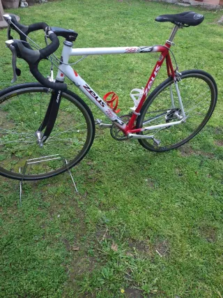 ZEUS  Bicicleta de carretera