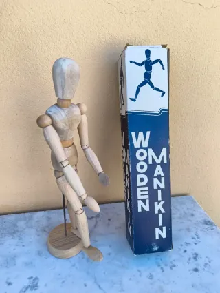 Manichino legno per disegno