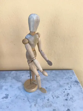 Manichino legno per disegno