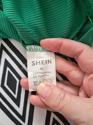 2 tops verde y marrón