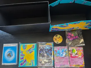 Caja ETB Pokémon Heroes Ascendentes