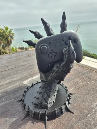 Soporte Mando PS5 Mano Sauron