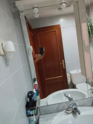 Mueble de baño mármol y madera