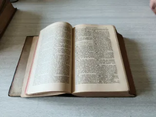 Antiguo libro: Leyes Administrativas de España