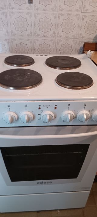 Cocina Eléctrica 4 Fuegos con Horno
