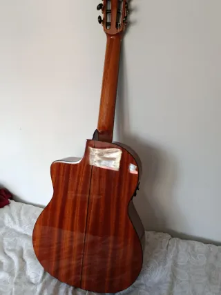 Guitarra Martínez Sapeli 2020