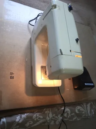 Máquina de coser Alfa 639 funciona perfecta
