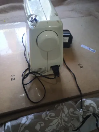 Máquina de coser Alfa 639 funciona perfecta