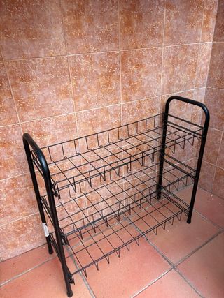 Zapatero metálico negro