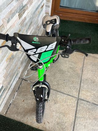 Bicicleta infantil verde poco uso