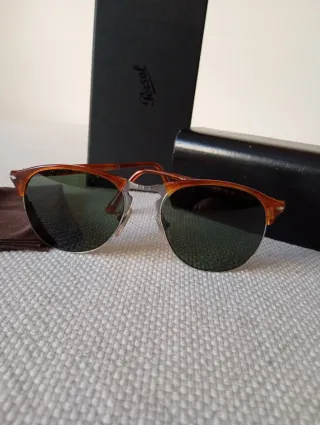 Occhiali da sole Persol terra di Siena