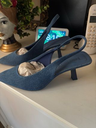 Elegantes zapatos vaqueros azules