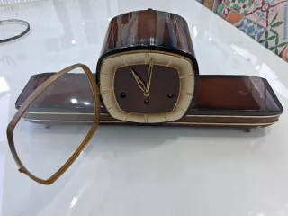 Reloj de sobremesa vintage madera