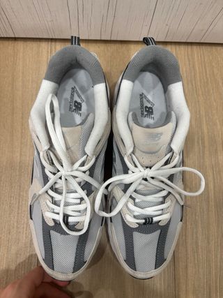 New Balance 530 Gris y Blanco