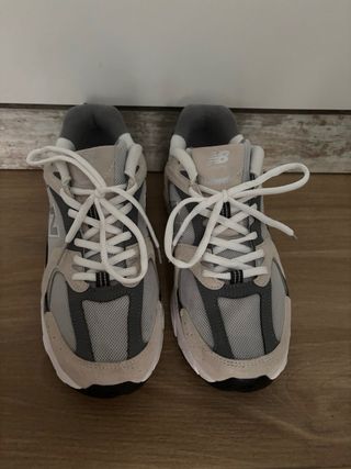 New Balance 530 Gris y Blanco