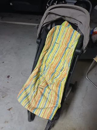 Sillita paseo bebé ligera y plegable