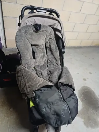 Sillita paseo bebé ligera y plegable