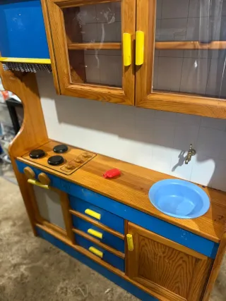 Cocina infantil de madera