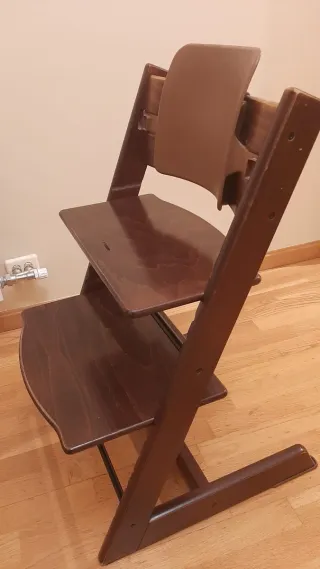 Trona Stokke Tripp Trapp con adaptador para bebé