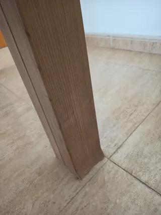 Mesa de comedor rectangular de madera