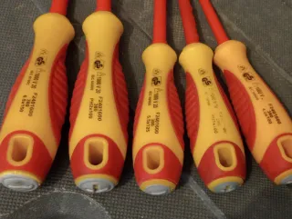 Juego 5 Destornilladores Aislados Alyco + Portaher