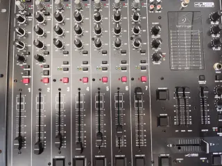 Mesa Mezcladora DJ Profesional 7 Canales