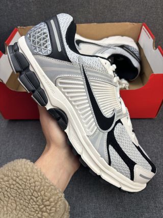 Nike Vomero 5 Photon Dust HQ1182-001