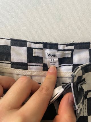 Pantalones Vans cuadros blanco y negro
