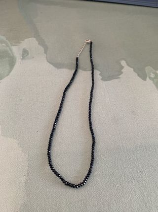 Collar espinelas bisutería negro