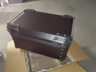 Baúl Top Case Universal 65L para 2 cascos+Respaldo