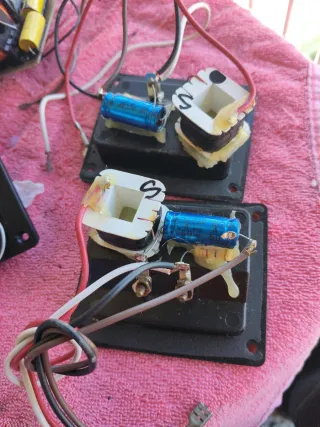 Filtros y terminales para altavoces