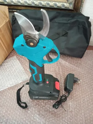 TIJERAS ELÉCTRICAS PARA PODAR.