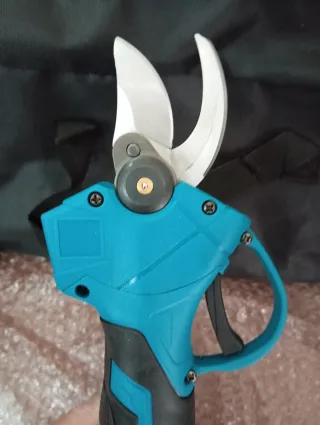 TIJERAS ELÉCTRICAS PARA PODAR.