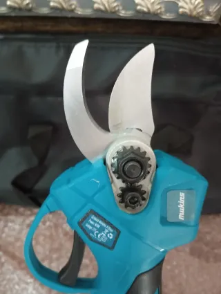 TIJERAS ELÉCTRICAS PARA PODAR.