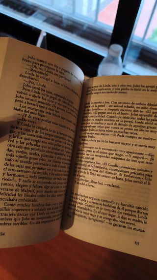 Un mundo feliz / Brave New World (Spanish Edition)