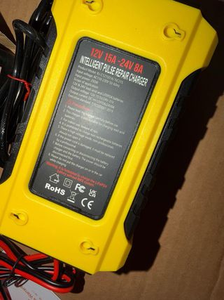 Cargador Baterías Coche Moto NEXPEAK 12V/24V