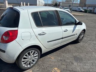 Renault Clio 3 Piezas 2008 para piezas