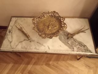 Mesa auxiliar bronce y mármol