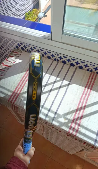 Pala de pádel Middlemoon SDE2