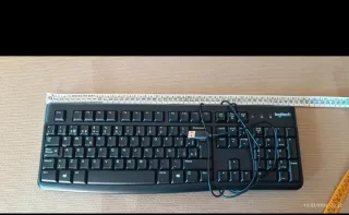 Teclado Logitech USB Negro