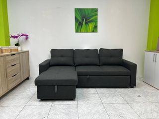 Sofá chaise longue gris moderno con arcón