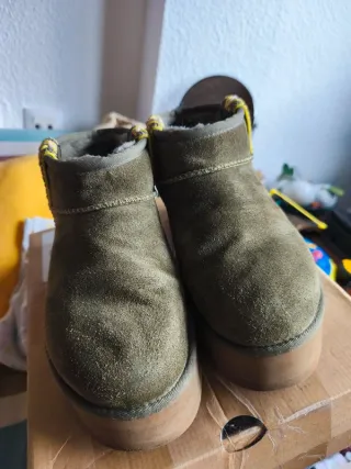 Botines UGG verde caqui talla X
