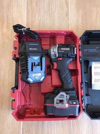 Atornilladora de impacto bateria 4Ah