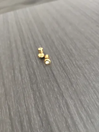 Pendientes Bimba y Lola dorados con circonita