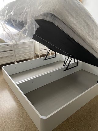 Canapés y colchones nuevos en oferta